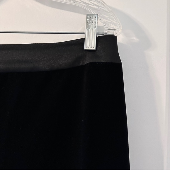 Vintage JS Collections Black Velvet Pencil Skirt Satin Waist Women’s Size 10 - Picture 5 of 14